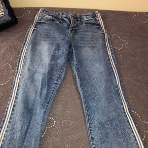 WILD FABLE BOYFRIEND JEANS W SIDE ZIPPERS